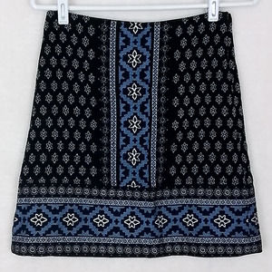 LOFT Cotton Knit Mini Skirt Size Petite 0 in Black, Blue, White Southwest Design